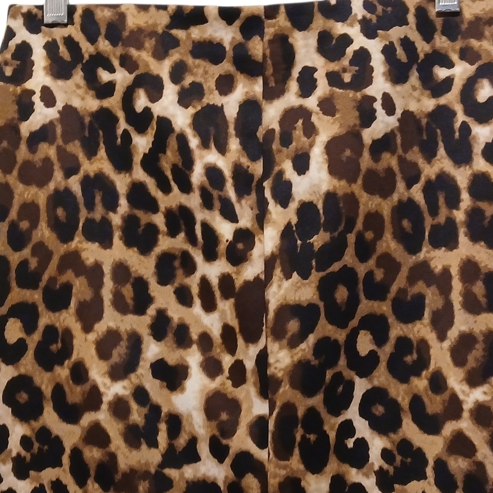 Betsy Johnson -NWOT Leopard Print Skirt, Elastic Waist 30"W, 23" L, 36"H - Picture 7 of 10